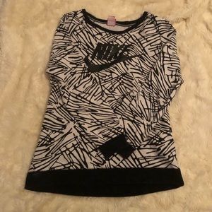 Nike Sweatshirt. In great shape as well